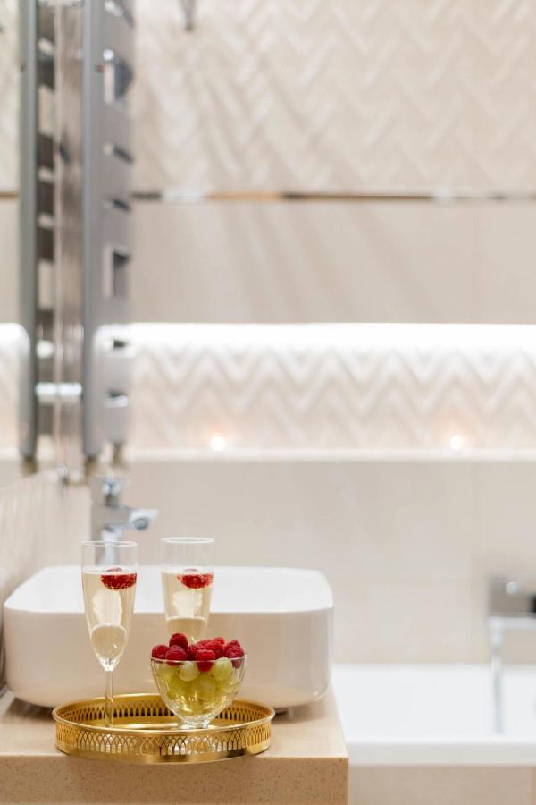 Apartament Champagne กดัญสก์ ภายนอก รูปภาพ